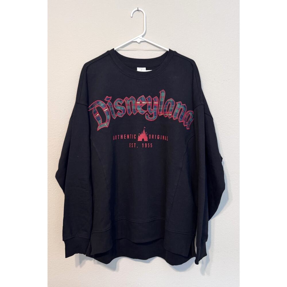 NWT Disneyland Resort 2025 Christmas Plaid Pullover Sweatshirt Women's Medium - Picture 1 of 4